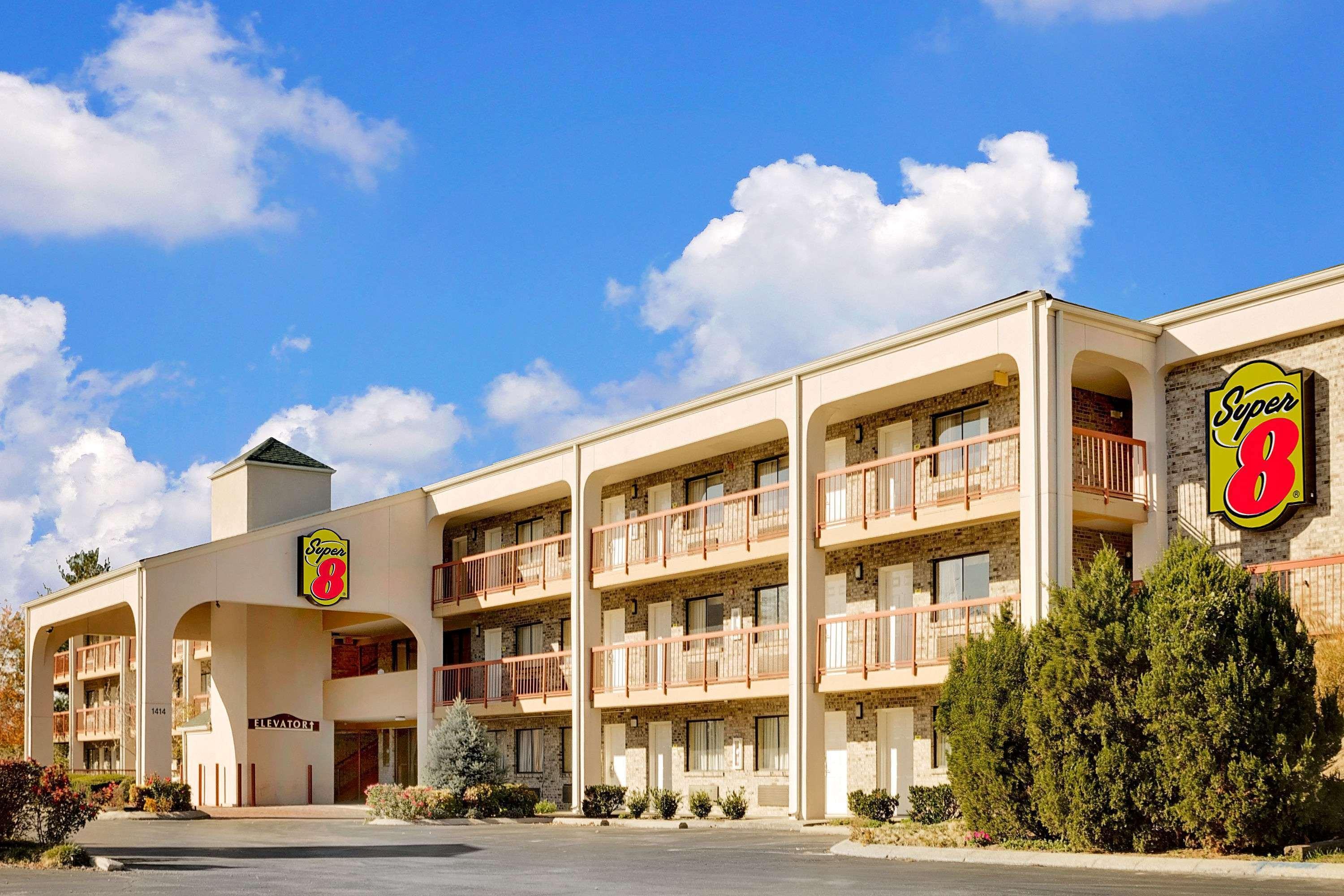 Super 8 By Wyndham Hermitage Нашвил Екстериор снимка