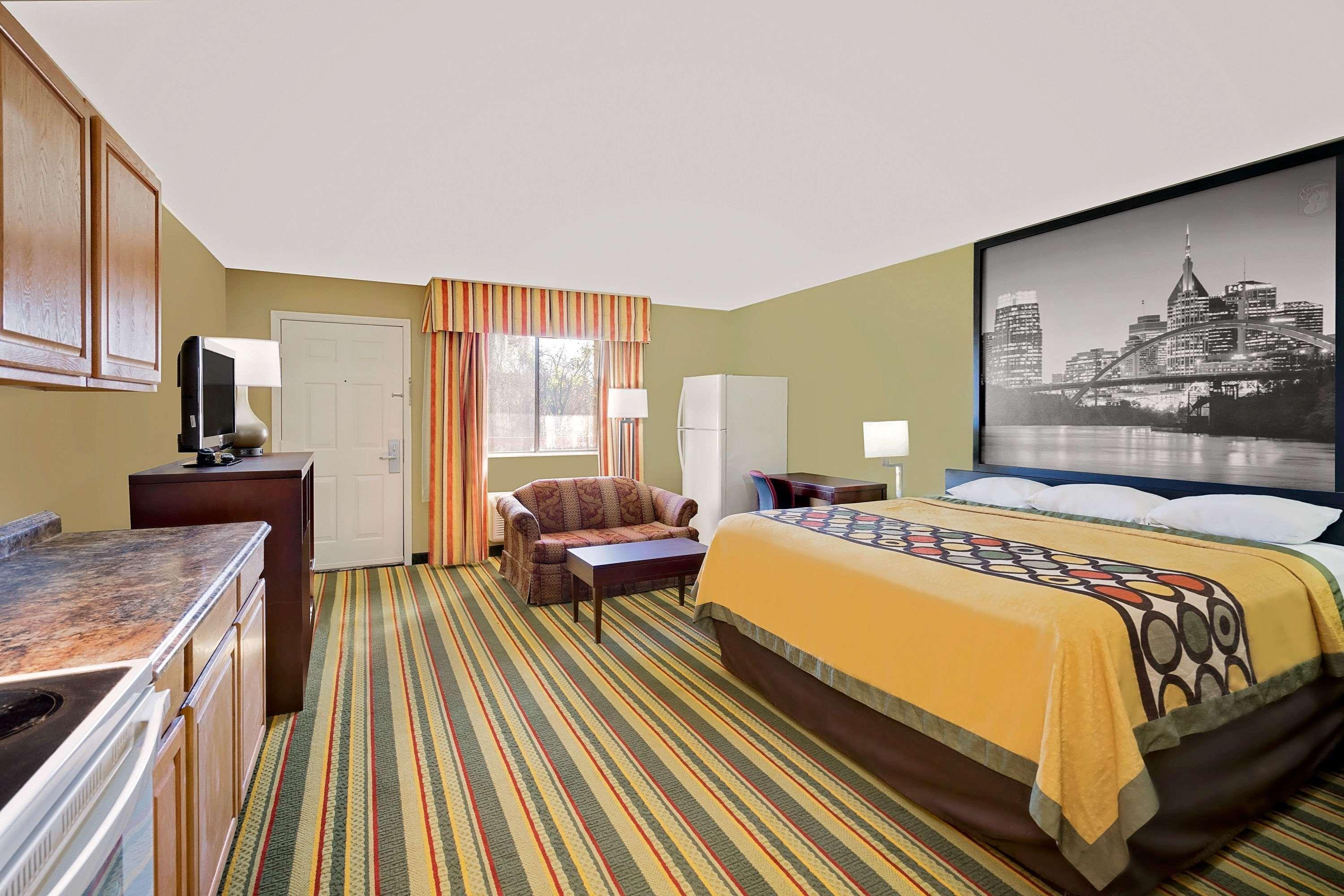 Super 8 By Wyndham Hermitage Нашвил Екстериор снимка
